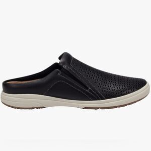 Earth Origins Emilia Slip On Clogs